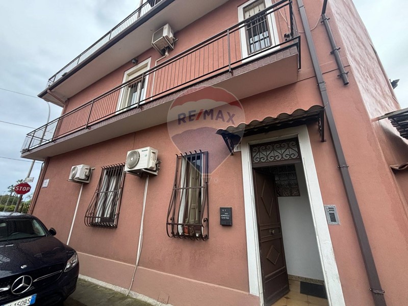 Appartamento in Vendita a Aci Sant'Antonio, 140'000€, 170 m²