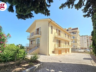 Appartamento in Vendita a Vasto, 480'000€, 498 m²