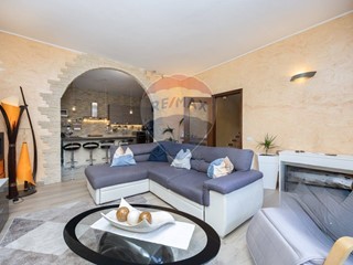 Villa in Vendita a Settala, 499'000€, 331 m²