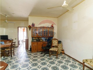 Quadrilocale in Vendita a Aci Castello, 42'000€, 72 m²