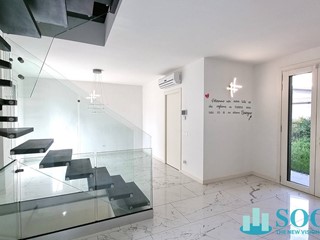 Villa in Vendita a Sesto San Giovanni, 695'000€, 208 m²