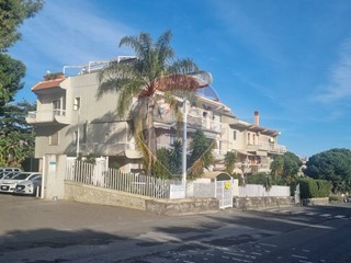 Quadrilocale in Vendita a Aci Castello, 155'000€, 130 m²
