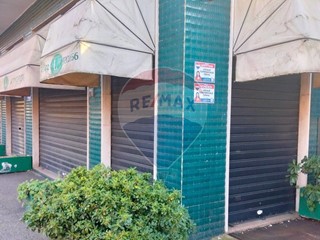 Immobile commerciale in Vendita a Rho, 220'000€, 120 m²