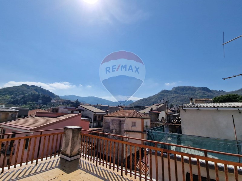 Casa Indipendente in Vendita a Francavilla di Sicilia, 70'000€, 140 m²