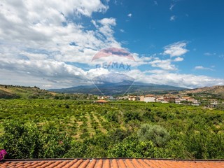 Villa in Vendita a Calatabiano, 1'180'000€, 600 m²