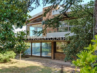 Villa in Vendita a Guardiagrele, 650'000€, 591 m²