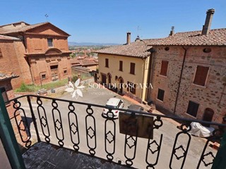 Appartamento in Vendita a Torrita di Siena, 295'000€, 300 m²