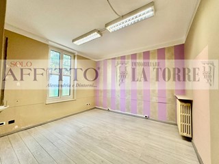 Immobile commerciale in Affitto a Alessandria, 800€, 200 m²