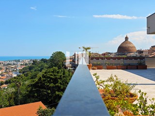 Attico in Vendita a Giulianova, 480'000€, 182 m²