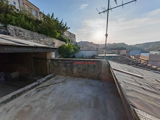 Casa Indipendente in Vendita a Ragusa, 125'000&euro;, 139 m²