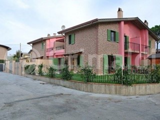 Villa bifamiliare in Vendita a Perugia, 315'000€, 140 m²