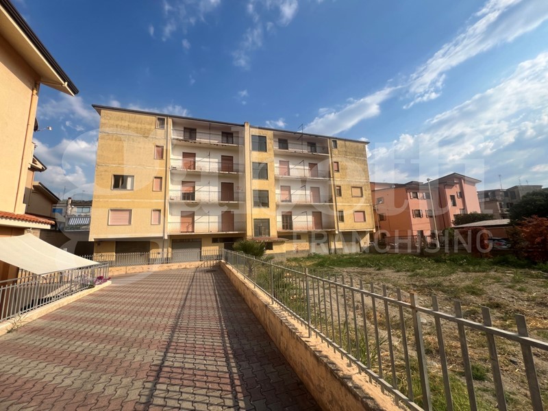 Appartamento in Vendita a Amantea, 500'000€, 500 m²