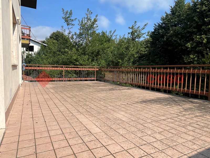 Villa bifamiliare in Vendita a Prarostino, 249'000€, 300 m², arredato