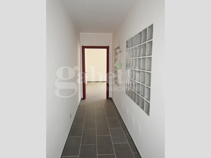 Ufficio in Vendita a Olbia, 122'000€, 73 m²