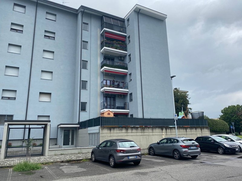 Bilocale in Affitto a Rozzano, 1'400€, 55 m², arredato