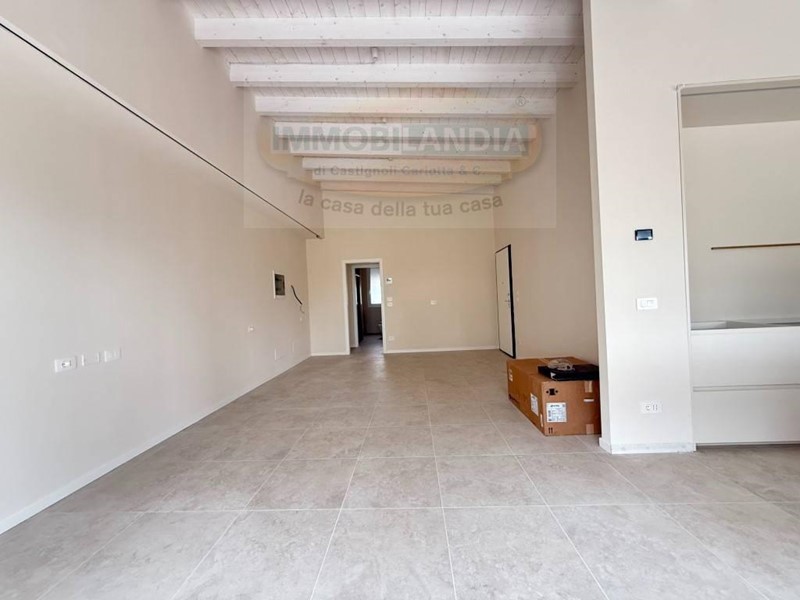 Villa bifamiliare in Vendita a Comazzo, 425'000€, 176 m²