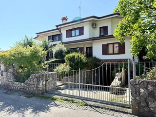 Villa bifamiliare in Vendita a San Canzian d'Isonzo, 379'000€, 230 m², con Box