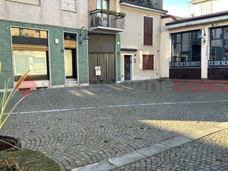 Negozio in Affitto a Pioltello, 400€, 38 m²