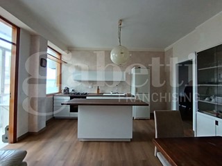 Quadrilocale in Affitto a Siracusa, 900€, 110 m², arredato