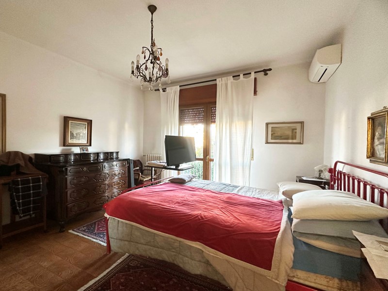 Villa in Vendita a Trezzano sul Naviglio, 450'000€, 300 m²