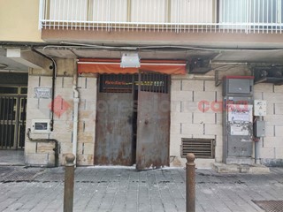 Negozio in Affitto a Napoli, 700€, 35 m², arredato