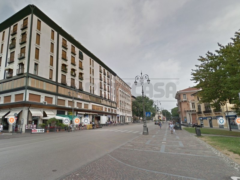 Immobile commerciale in Affitto a Vicenza, 35'400€, 228 m²