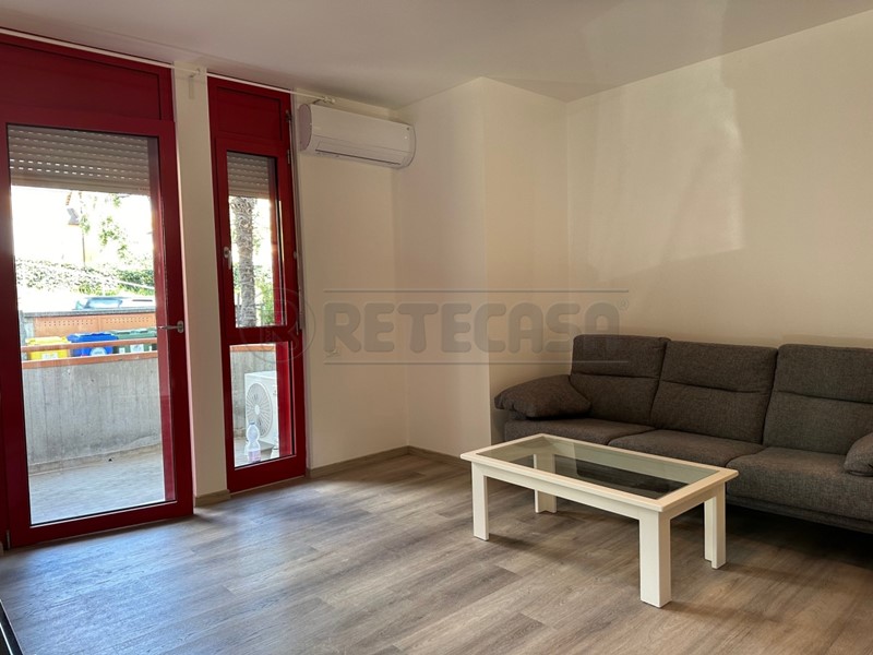Trilocale in Affitto a Bassano del Grappa, 850€, 75 m², arredato, con Box