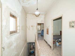 Casa Indipendente in Vendita a Belpasso, 119'000€, 200 m²