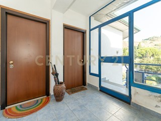 Bilocale in Vendita a Aci Castello, 99'000€, 52 m², arredato