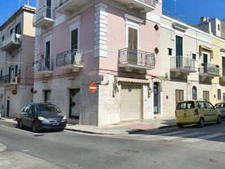 Immobile commerciale in Vendita a Monopoli, 235'000€, 101 m²