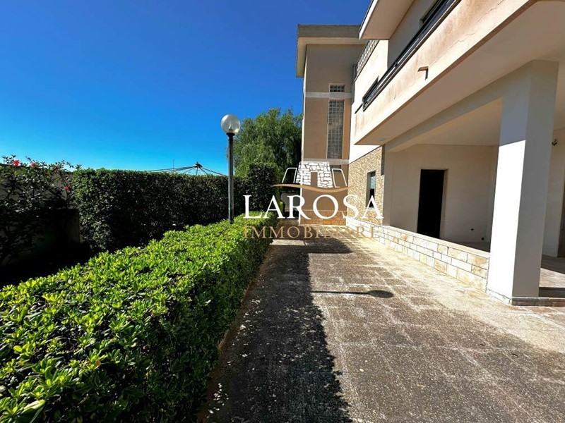 Casa Indipendente in Vendita a Lecce, zona Torre Chianca, 180'000€, 186 m², arredato