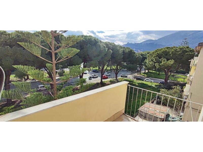 Quadrilocale in Vendita a Palermo, 85'000€, 104 m²