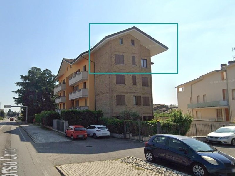 Appartamento in Vendita a Limbiate, 75'000€, 139 m²