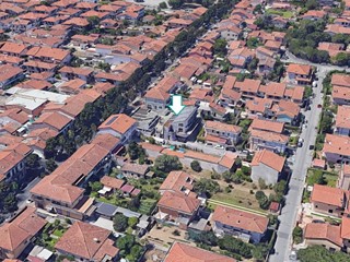 Ufficio in Vendita a Viareggio, zona Torre Del Lago Puccini, 139'968€, 527 m²
