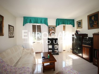 Villa bifamiliare in Vendita a Capannori, zona Gragnano, 198'000€, 140 m²