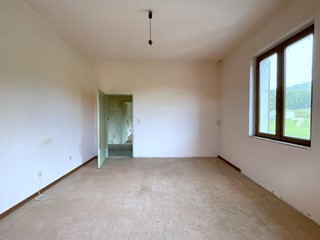Quadrilocale in Vendita a Camaiore, zona Montemagno, 119'000&euro;, 75 m²