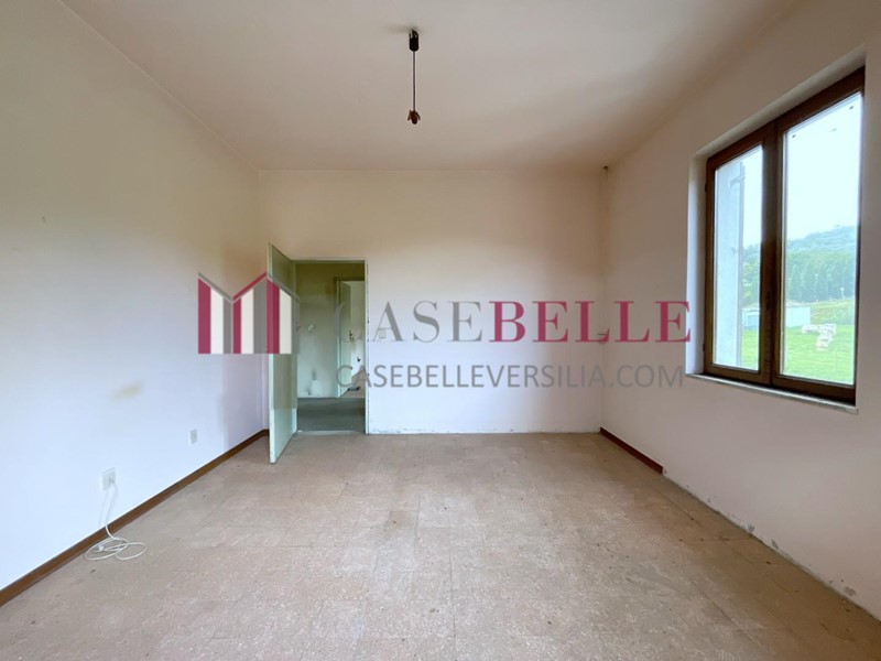 Quadrilocale in Vendita a Camaiore, zona Montemagno, 119'000&euro;, 75 m²