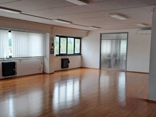 Capannone in Vendita a Viareggio, zona Bicchio, 850'000€, 940 m²