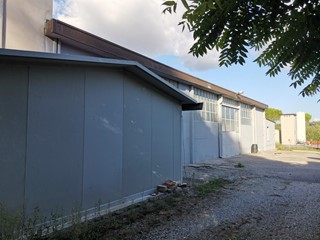 Capannone in Vendita a Colle di Val D'Elsa, zona Gracciano Dell'elsa, 300'000€, 500 m²