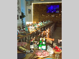 Attività commerciale in Vendita a San Giuliano Terme, 150'000€, 360 m²