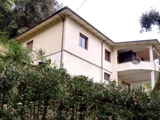 Casa Indipendente in Vendita a Carrara, zona Fossola, 350'000€, 130 m²
