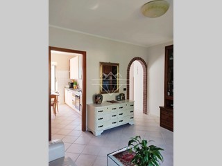 Appartamento in Vendita a Massa, 215'000&euro;, 112 m²