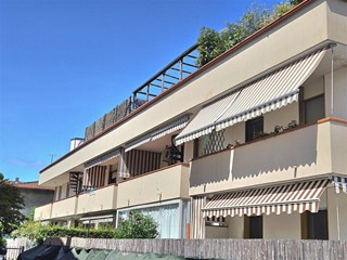 Quadrilocale in Vendita a Massa, zona Marina di Massa, 255'000&euro;, 70 m², arredato