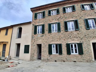 Quadrilocale in Vendita a Capannori, zona Camigliano, 240'000&euro;, 100 m²