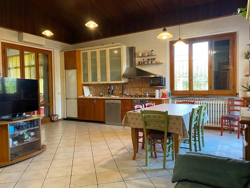 Casa Indipendente in Vendita a Montelupo Fiorentino, 595'000€, 220 m², con Box