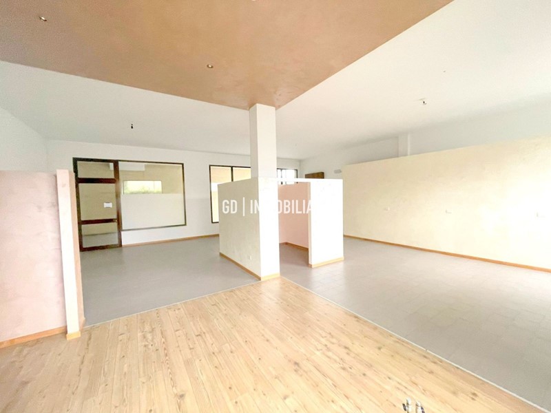 Attività commerciale in Vendita a Cornuda, 59'000€, 120 m²