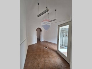 Immobile commerciale in Affitto a Viagrande, 350€, 33 m²