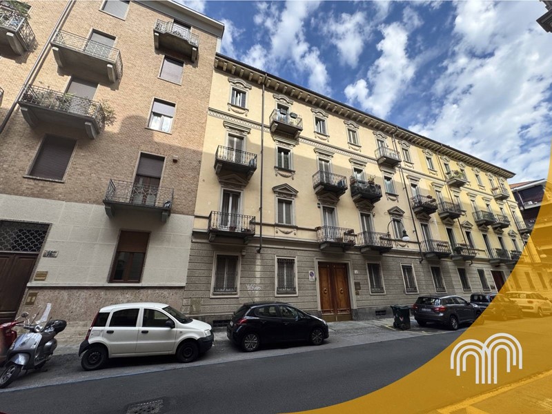 Ufficio in Affitto a Torino, 1'900€, 100 m²