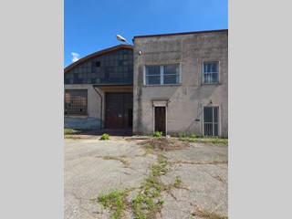 Capannone in Vendita a Solbiate Arno, 525'000€, 3110 m²