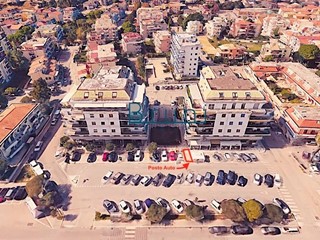 Box in Vendita a San Benedetto del Tronto, 12'000€, 14 m²